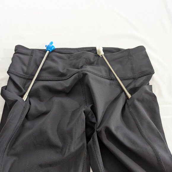Lululemon Size 6 Black Wunder Under Cropped Leggings With Side and Back Pockets - Picture 12 of 16